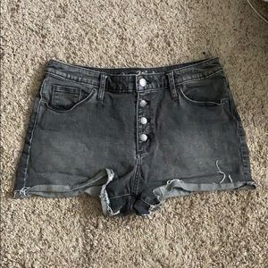 Universal Thread Shorts